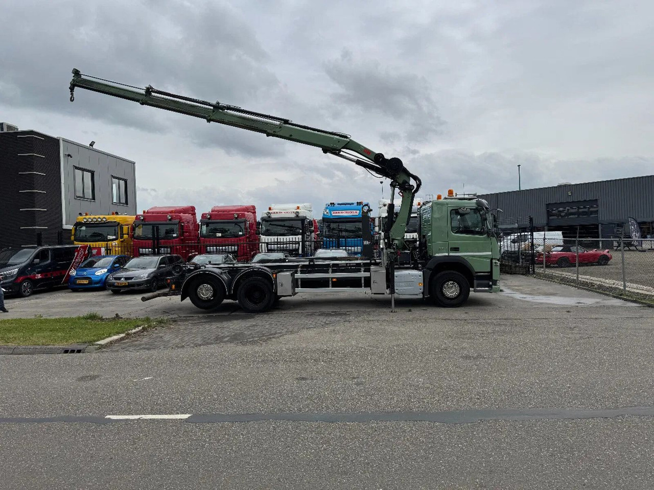 Volvo FM 370 6X2 VDL 21T HOOK + HIAB 211 + REMOTE CONT - Pacēlājs ar āķi, Kravas auto ar manipulatoru: foto 2 Volvo FM 370 6X2 VDL 21T HOOK + HIAB 211 + REMOTE CONT - Pacēlājs ar āķi, Kravas auto ar manipulatoru: foto 2