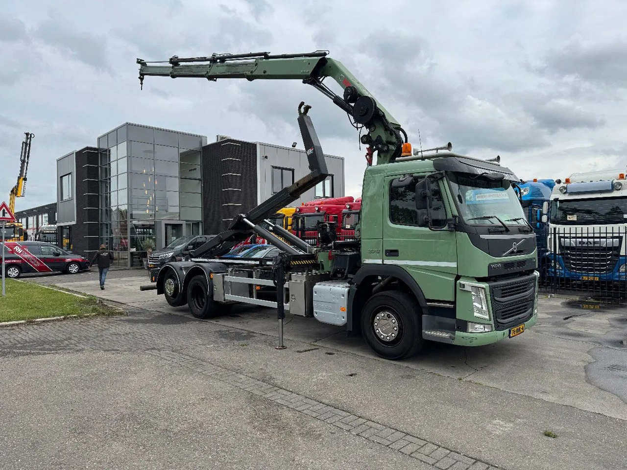 Volvo FM 370 6X2 VDL 21T HOOK + HIAB 211 + REMOTE CONT - Kravas auto ar manipulatoru: foto 1 Volvo FM 370 6X2 VDL 21T HOOK + HIAB 211 + REMOTE CONT - Kravas auto ar manipulatoru: foto 1