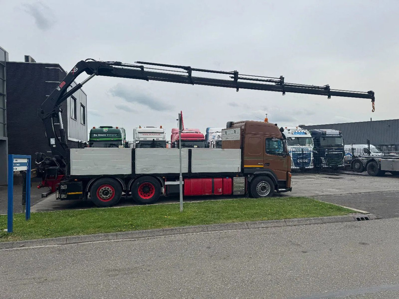 Volvo FM 500 6X2 EURO 5 HIAB 211 EP5 + REMOTE CONTROL - Kravas auto ar manipulatoru: foto 5 Volvo FM 500 6X2 EURO 5 HIAB 211 EP5 + REMOTE CONTROL - Kravas auto ar manipulatoru: foto 5