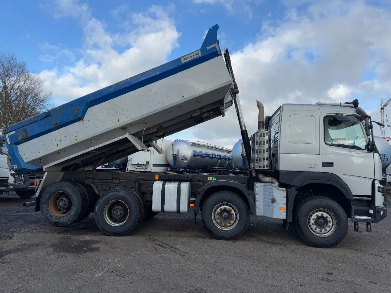 Volvo FMX 540 8X4 - EURO 6 + KIPPER + LIFTING AXLE Volvo FMX 540 8X4 - EURO 6 + KIPPER + LIFTING AXLE - Kravas automašīna pašizgāzējs: foto 3 Volvo FMX 540 8X4 - EURO 6 + KIPPER + LIFTING AXLE Volvo FMX 540 8X4 - EURO 6 + KIPPER + LIFTING AXLE - Kravas automašīna pašizgāzējs: foto 3