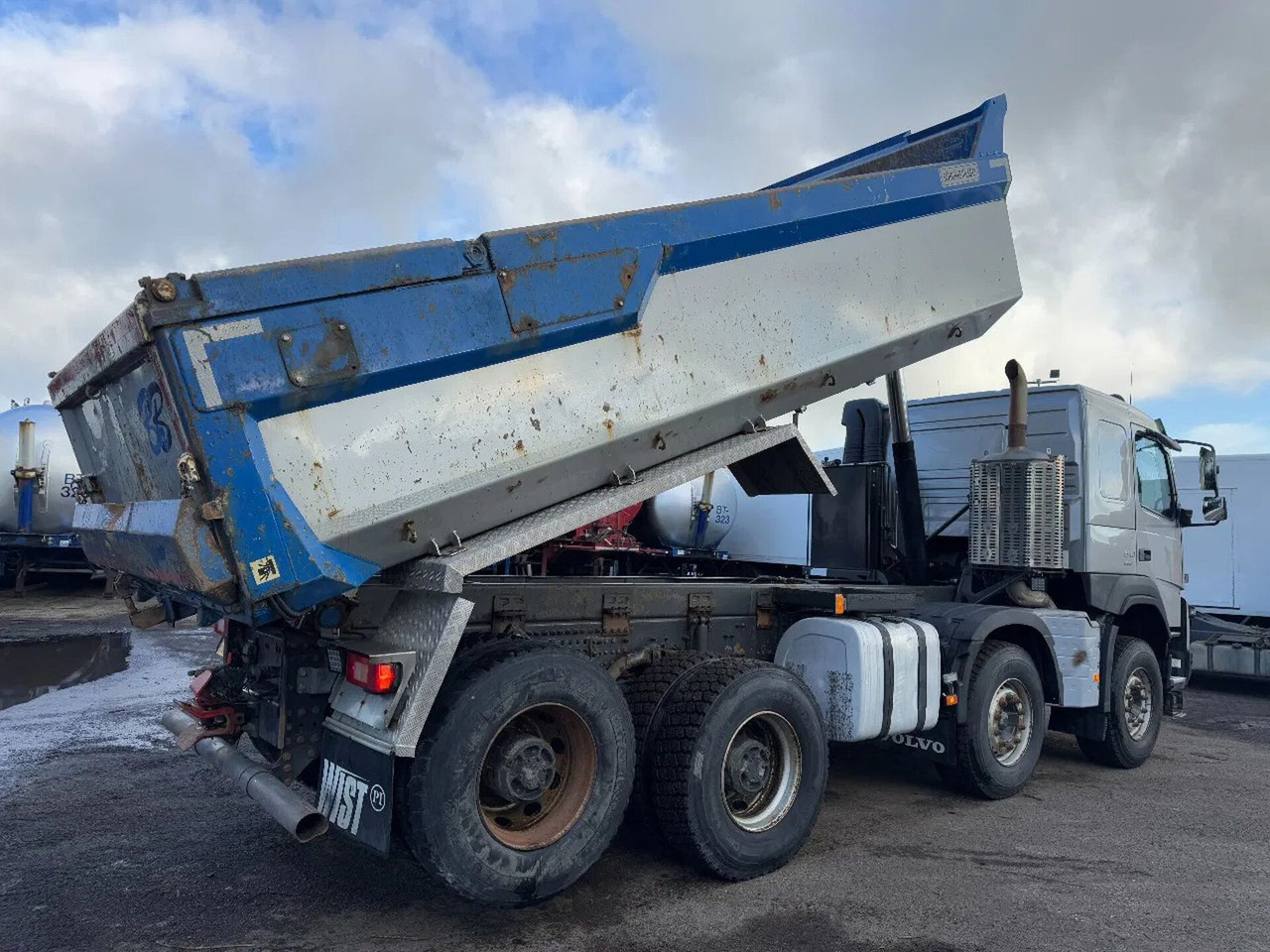Volvo FMX 540 8X4 - EURO 6 + KIPPER + LIFTING AXLE Volvo FMX 540 8X4 - EURO 6 + KIPPER + LIFTING AXLE - Kravas automašīna pašizgāzējs: foto 4 Volvo FMX 540 8X4 - EURO 6 + KIPPER + LIFTING AXLE Volvo FMX 540 8X4 - EURO 6 + KIPPER + LIFTING AXLE - Kravas automašīna pašizgāzējs: foto 4