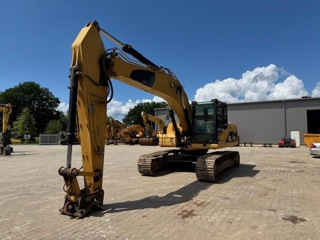 CAT 323 D L - Kāpurķēžu ekskavators: foto 2 CAT 323 D L - Kāpurķēžu ekskavators: foto 2