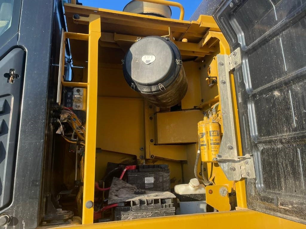 Kāpurķēžu ekskavators CAT 352 F: foto 24