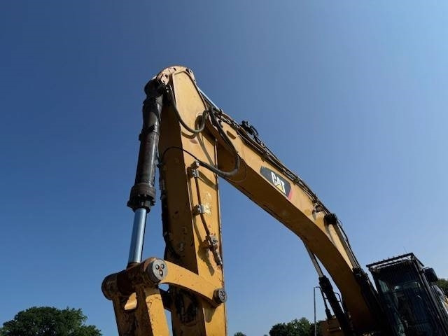 Kāpurķēžu ekskavators CAT 352 F: foto 15