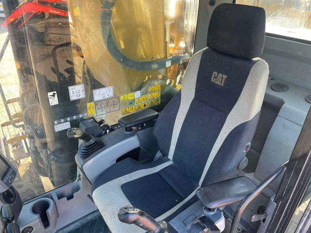 Kāpurķēžu ekskavators CAT 352 F: foto 27