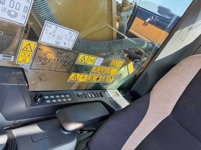 Kāpurķēžu ekskavators CAT 352 F: foto 6