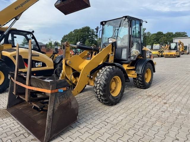 CAT 908 H - Riteņu iekrāvējs: foto 1 CAT 908 H - Riteņu iekrāvējs: foto 1