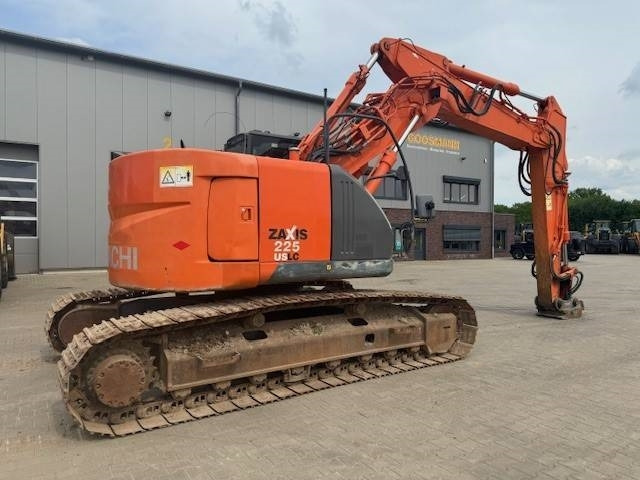 HITACHI ZX 225USLC-3 - Kāpurķēžu ekskavators: foto 1 HITACHI ZX 225USLC-3 - Kāpurķēžu ekskavators: foto 1