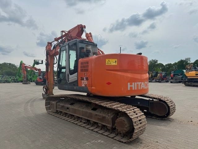 HITACHI ZX 225USLC-3 - Kāpurķēžu ekskavators: foto 4 HITACHI ZX 225USLC-3 - Kāpurķēžu ekskavators: foto 4