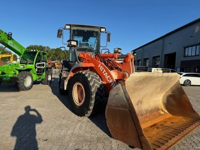 Hitachi ZW 180 - Riteņu iekrāvējs: foto 3 Hitachi ZW 180 - Riteņu iekrāvējs: foto 3