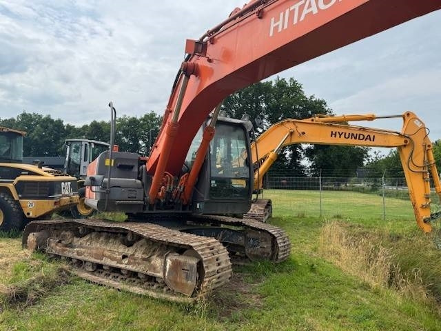 Hitachi ZX 210 LC - Kāpurķēžu ekskavators: foto 3 Hitachi ZX 210 LC - Kāpurķēžu ekskavators: foto 3