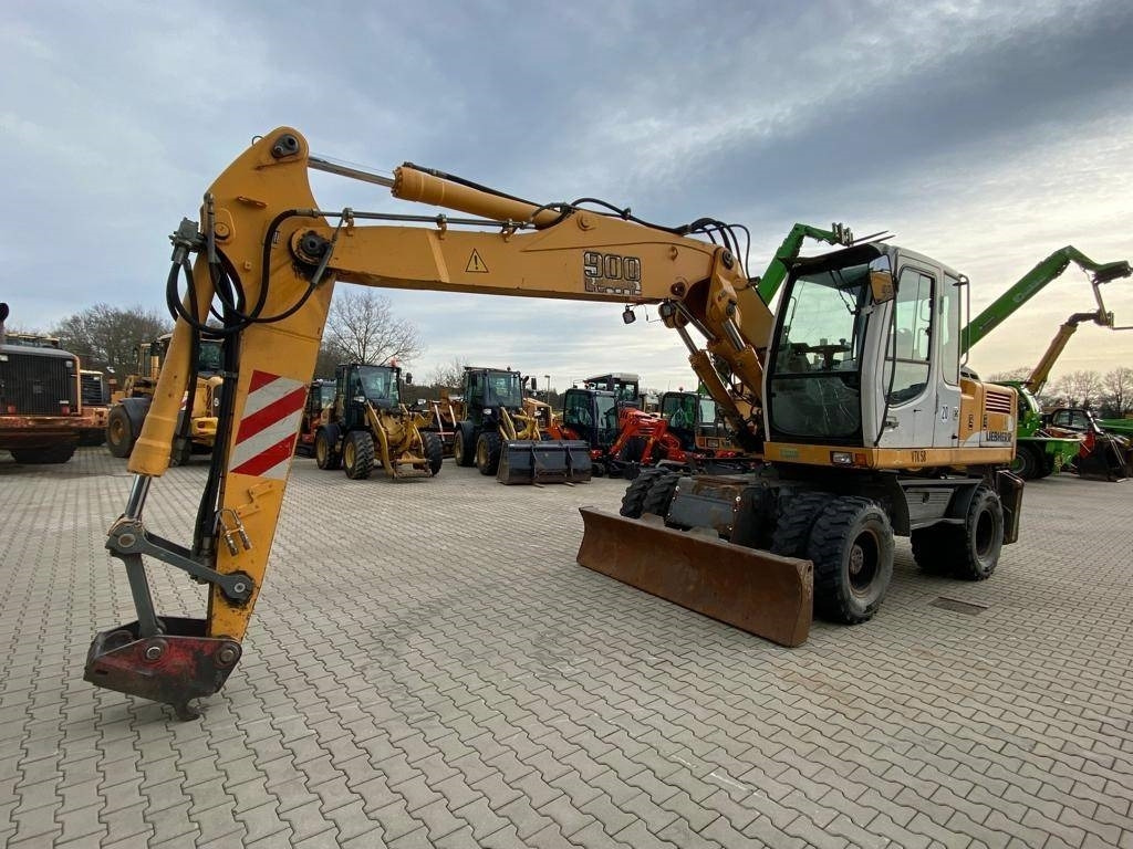 LIEBHERR A 900 C Lit. - Riteņu ekskavators: foto 4 LIEBHERR A 900 C Lit. - Riteņu ekskavators: foto 4