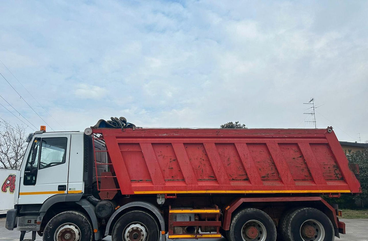 Iveco Eurotrakker 410 42 4 assi - Kravas automašīna pašizgāzējs: foto 3 Iveco Eurotrakker 410 42 4 assi - Kravas automašīna pašizgāzējs: foto 3