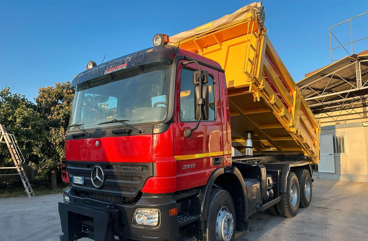 Mercedes 3 assi ribaltabile euro 5 - Kravas automašīna pašizgāzējs: foto 2 Mercedes 3 assi ribaltabile euro 5 - Kravas automašīna pašizgāzējs: foto 2
