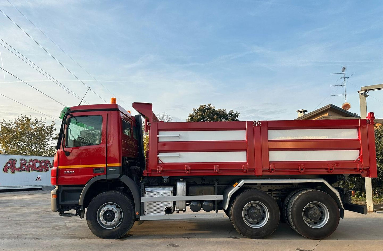 Mercedes Actros 3 assi 33 51 euro 5 - Bortu kravas automašīna/ Platforma: foto 2 Mercedes Actros 3 assi 33 51 euro 5 - Bortu kravas automašīna/ Platforma: foto 2