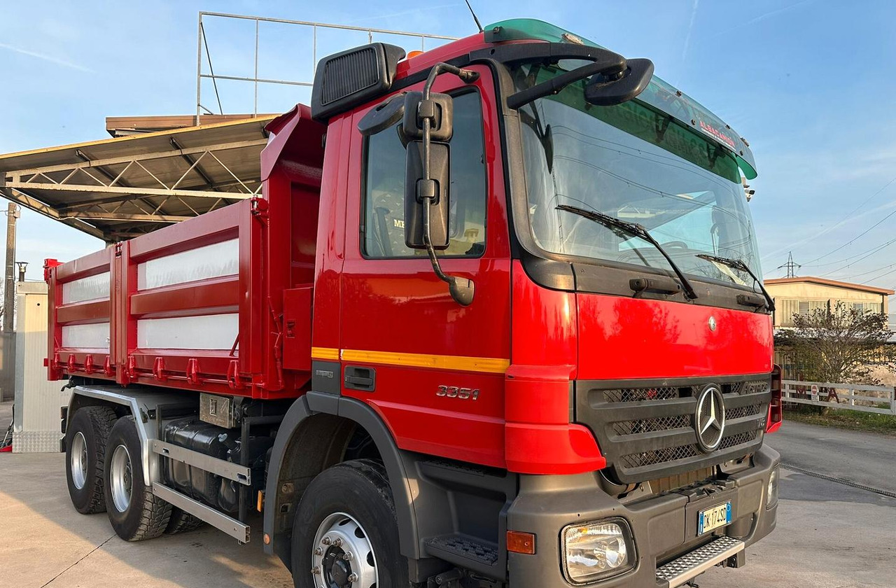 Mercedes Actros 3 assi 33 51 euro 5 - Bortu kravas automašīna/ Platforma: foto 1 Mercedes Actros 3 assi 33 51 euro 5 - Bortu kravas automašīna/ Platforma: foto 1