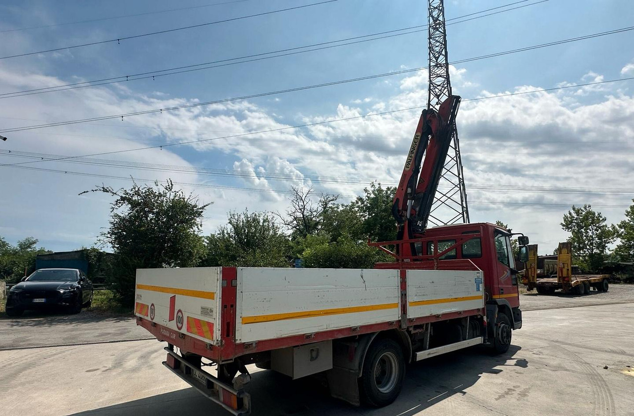 Motrice Iveco con la gru - Bortu kravas automašīna/ Platforma, Kravas auto ar manipulatoru: foto 4 Motrice Iveco con la gru - Bortu kravas automašīna/ Platforma, Kravas auto ar manipulatoru: foto 4