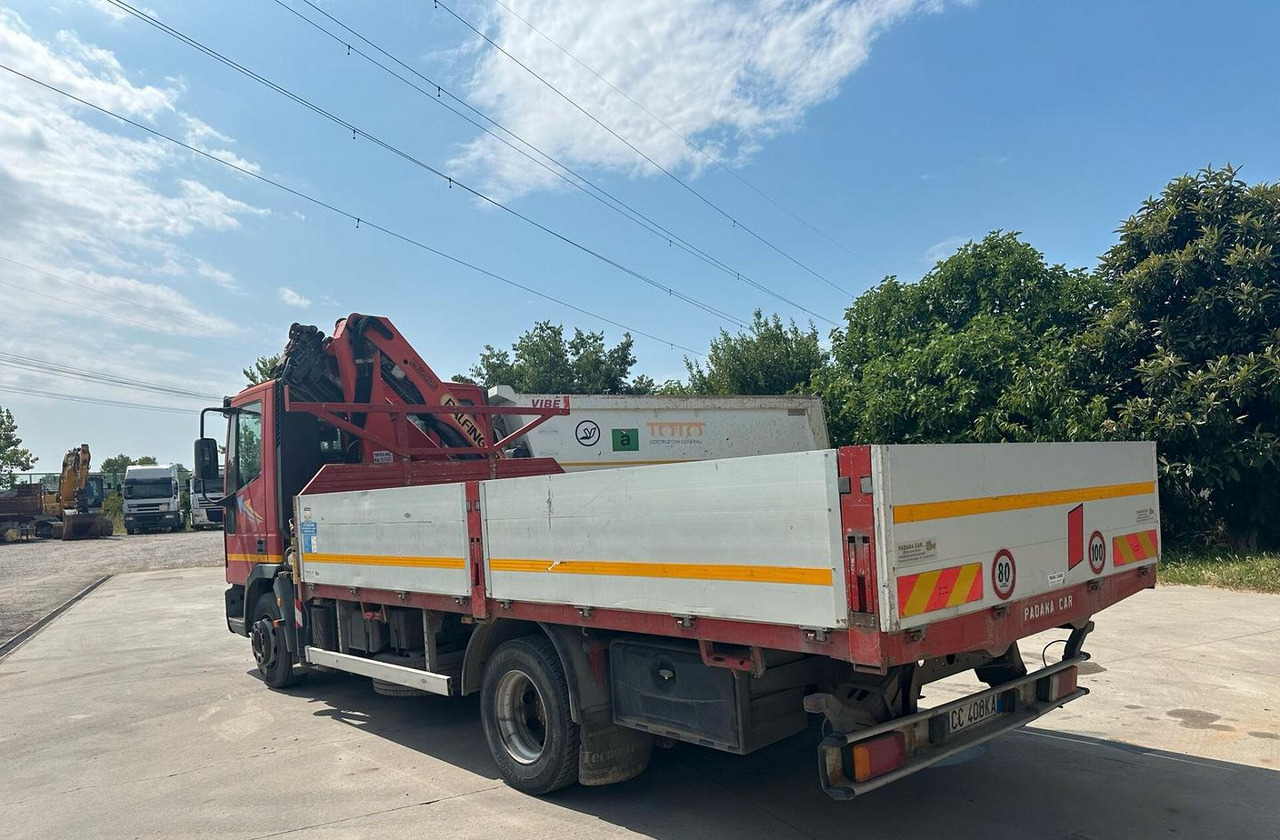 Motrice Iveco con la gru - Bortu kravas automašīna/ Platforma, Kravas auto ar manipulatoru: foto 5 Motrice Iveco con la gru - Bortu kravas automašīna/ Platforma, Kravas auto ar manipulatoru: foto 5
