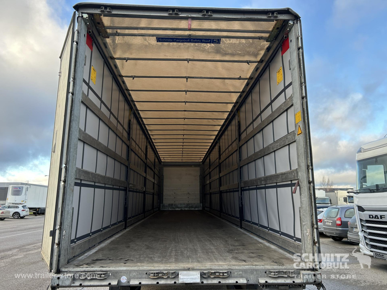 SCHMITZ Curtainsider Standard - Tenta puspiekabe: foto 2 SCHMITZ Curtainsider Standard - Tenta puspiekabe: foto 2