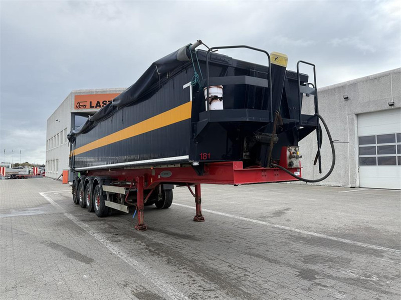 Benalu 38 m³ - Puspiekabe pašizgāzējs: foto 3 Benalu 38 m³ - Puspiekabe pašizgāzējs: foto 3