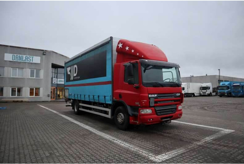 DAF CF 75-360 FA - Kravas automašīna ar tentu: foto 2 DAF CF 75-360 FA - Kravas automašīna ar tentu: foto 2