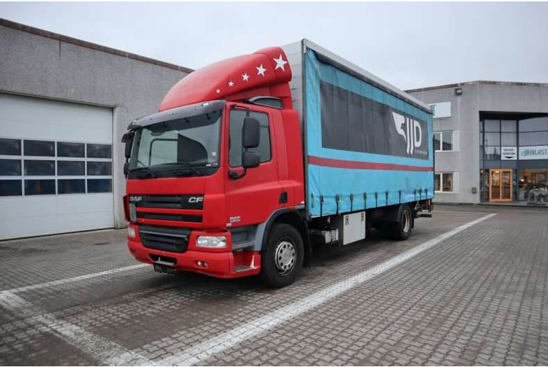 DAF CF 75-360 FA - Kravas automašīna ar tentu: foto 1 DAF CF 75-360 FA - Kravas automašīna ar tentu: foto 1