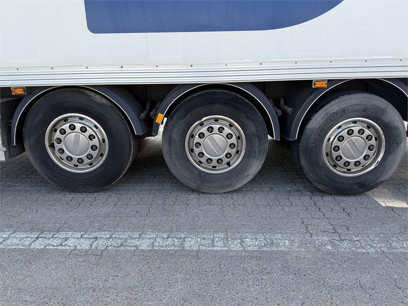 Ekeri 33 pl. - Puspiekabe slēgtā virsbūve: foto 5 Ekeri 33 pl. - Puspiekabe slēgtā virsbūve: foto 5