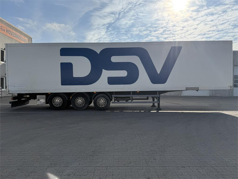 Ekeri 33 pl. - Puspiekabe slēgtā virsbūve: foto 4 Ekeri 33 pl. - Puspiekabe slēgtā virsbūve: foto 4