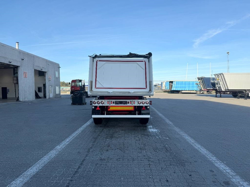 KEL-BERG Tipper / Kipper / Tiptrailer - Puspiekabe pašizgāzējs: foto 5 KEL-BERG Tipper / Kipper / Tiptrailer - Puspiekabe pašizgāzējs: foto 5