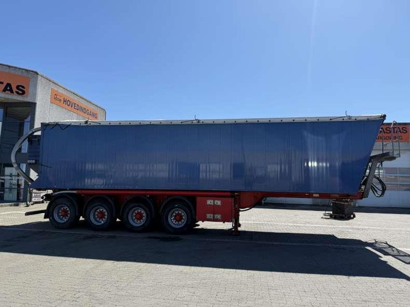 KEL-BERG Tipper w/blow & suction / Kipper mit Saug- & Blas - Puspiekabe pašizgāzējs: foto 2 KEL-BERG Tipper w/blow & suction / Kipper mit Saug- & Blas - Puspiekabe pašizgāzējs: foto 2