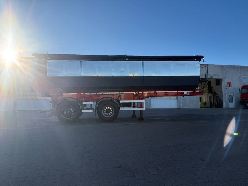 KLC Tipper / Kipper / Tiptrailer - Puspiekabe pašizgāzējs: foto 2 KLC Tipper / Kipper / Tiptrailer - Puspiekabe pašizgāzējs: foto 2