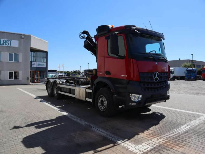Mercedes-Benz Arocs 2643 euro 6 - Kravas automašīna - kabeļu sistēma: foto 3 Mercedes-Benz Arocs 2643 euro 6 - Kravas automašīna - kabeļu sistēma: foto 3