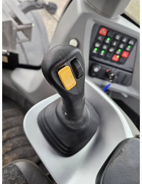 Riteņu iekrāvējs Case 821G: foto 11