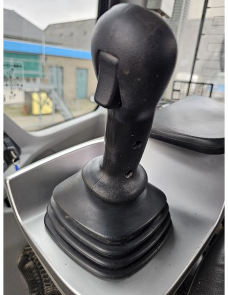 Riteņu iekrāvējs Case 821G: foto 12