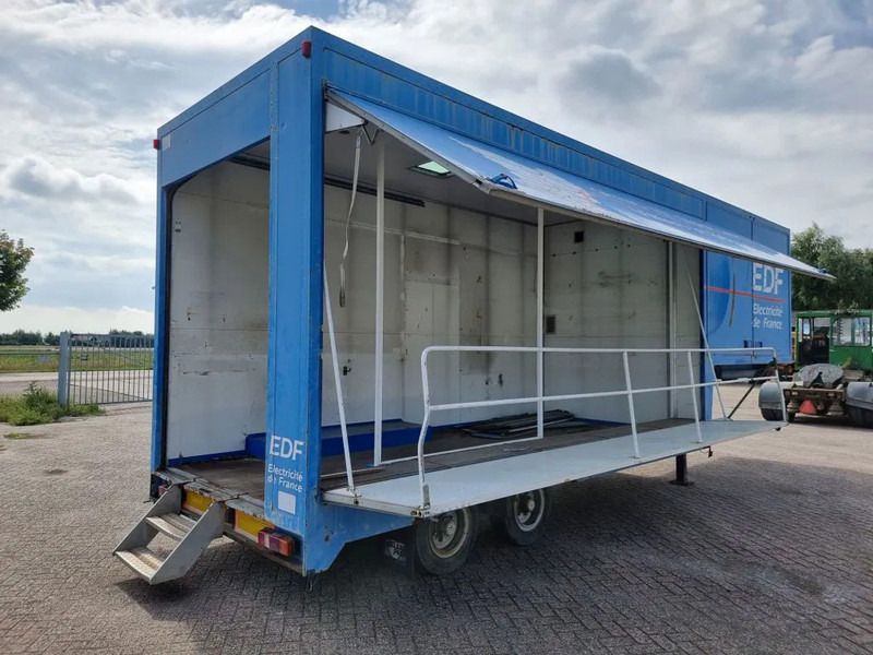 Groenewegen Podiumtrailer - Racetrailer - Puspiekabe slēgtā virsbūve: foto 1 Groenewegen Podiumtrailer - Racetrailer - Puspiekabe slēgtā virsbūve: foto 1