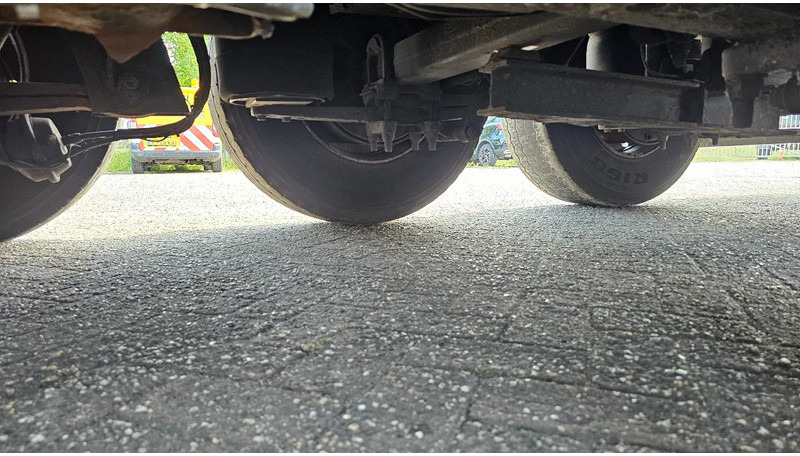 Puspiekabe slēgtā virsbūve Jumbo DO 270.V1 - MOVING FLOOR: foto 11 Puspiekabe slēgtā virsbūve Jumbo DO 270.V1 - MOVING FLOOR: foto 11