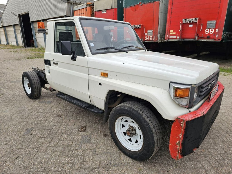 Toyota Land Cruiser LB71MOD - Komercauto: foto 3 Toyota Land Cruiser LB71MOD - Komercauto: foto 3