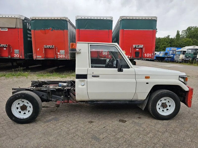 Toyota Land Cruiser LB71MOD - Komercauto: foto 4 Toyota Land Cruiser LB71MOD - Komercauto: foto 4