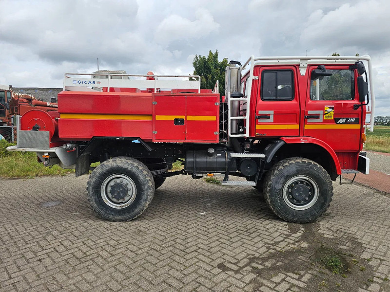 Renault M210 - Ugunsdzēsēju mašīna: foto 4 Renault M210 - Ugunsdzēsēju mašīna: foto 4