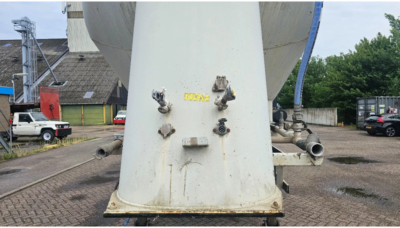 SPITZER Eurovrac Silo 43m3 - Puspiekabe cisterna: foto 5 SPITZER Eurovrac Silo 43m3 - Puspiekabe cisterna: foto 5