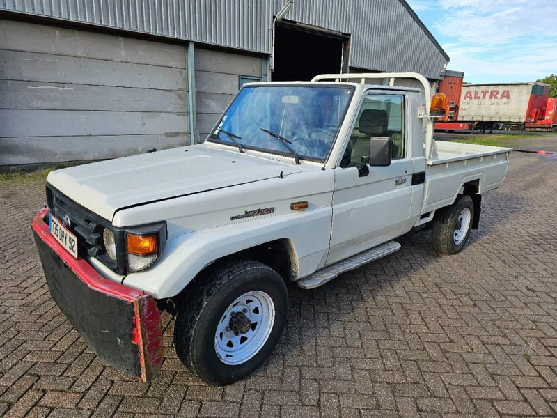 Toyota Land Cruiser LB71MOD - Vieglā automašīna: foto 1 Toyota Land Cruiser LB71MOD - Vieglā automašīna: foto 1