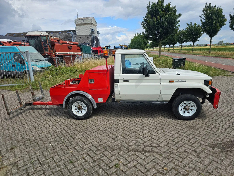 Toyota Land Cruiser LB71MOD - Vieglā automašīna: foto 4 Toyota Land Cruiser LB71MOD - Vieglā automašīna: foto 4