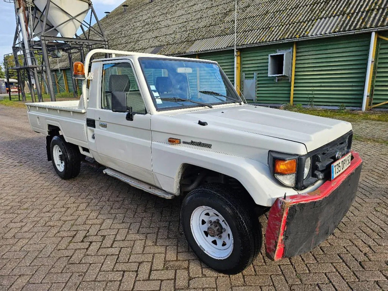 Toyota Land Cruiser LB71MOD - Vieglā automašīna: foto 3 Toyota Land Cruiser LB71MOD - Vieglā automašīna: foto 3