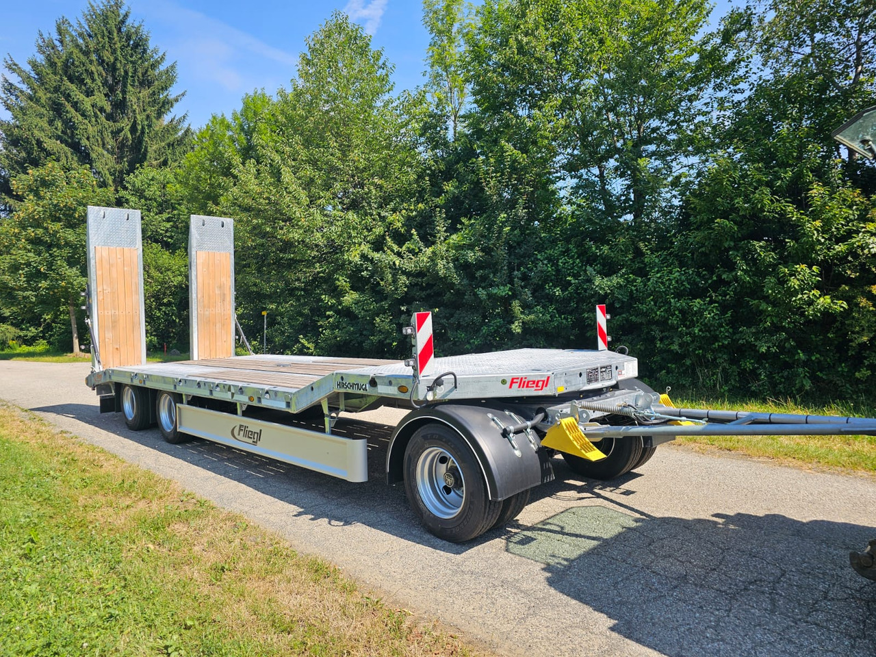 FLIEGL DTS-S 300 - Piekabe zema profila platforma: foto 3 FLIEGL DTS-S 300 - Piekabe zema profila platforma: foto 3