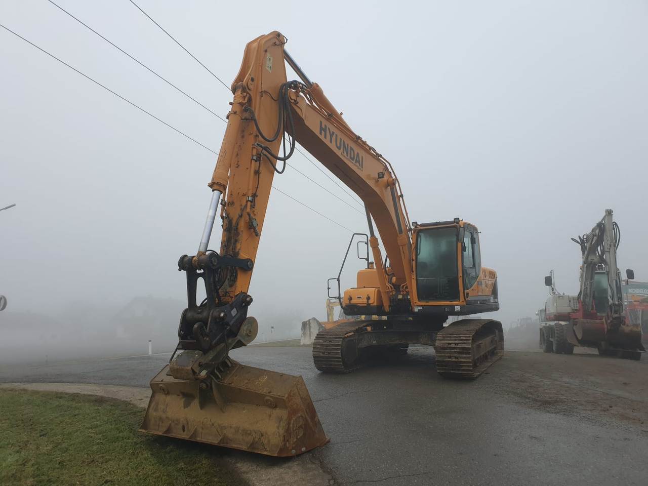 Hyundai R 220 LC-9A - Kāpurķēžu ekskavators: foto 3 Hyundai R 220 LC-9A - Kāpurķēžu ekskavators: foto 3