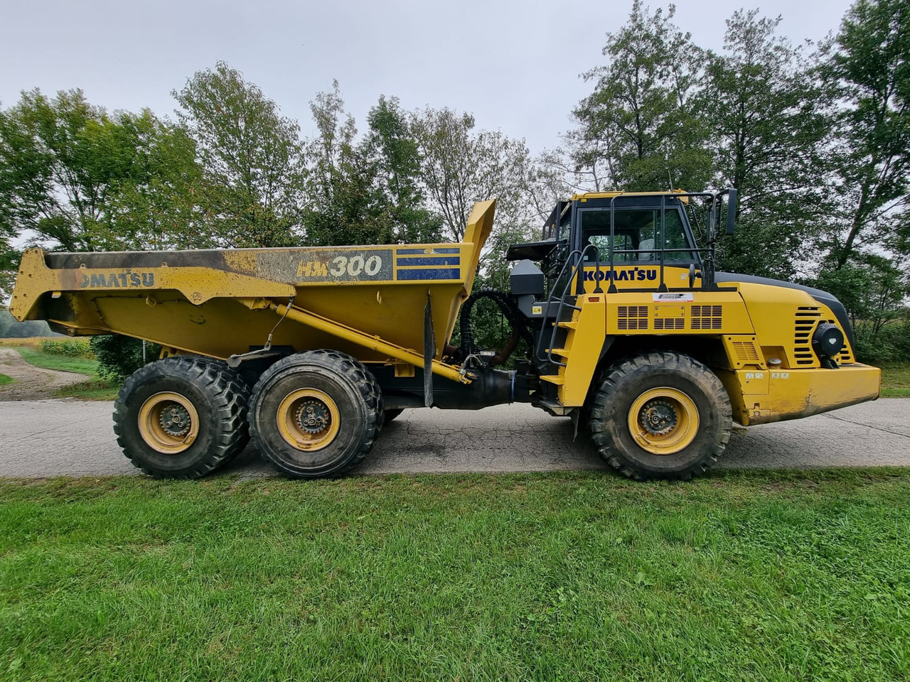 KOMATSU HM 300-5EO - Karjeru pašizgāzējs: foto 2 KOMATSU HM 300-5EO - Karjeru pašizgāzējs: foto 2