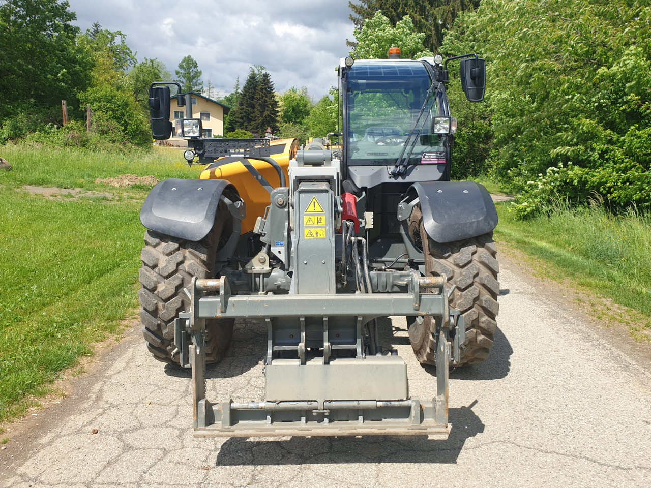 LIEBHERR T 33-10 - Teleskopiskais iekrāvējs: foto 4 LIEBHERR T 33-10 - Teleskopiskais iekrāvējs: foto 4