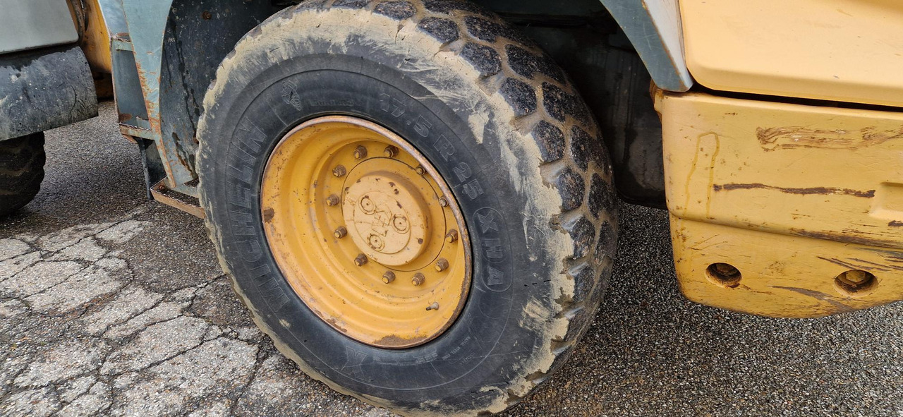 MICHELIN 17.5 R25 - Riepa - Riteņu iekrāvējs: foto 2 MICHELIN 17.5 R25 - Riepa - Riteņu iekrāvējs: foto 2