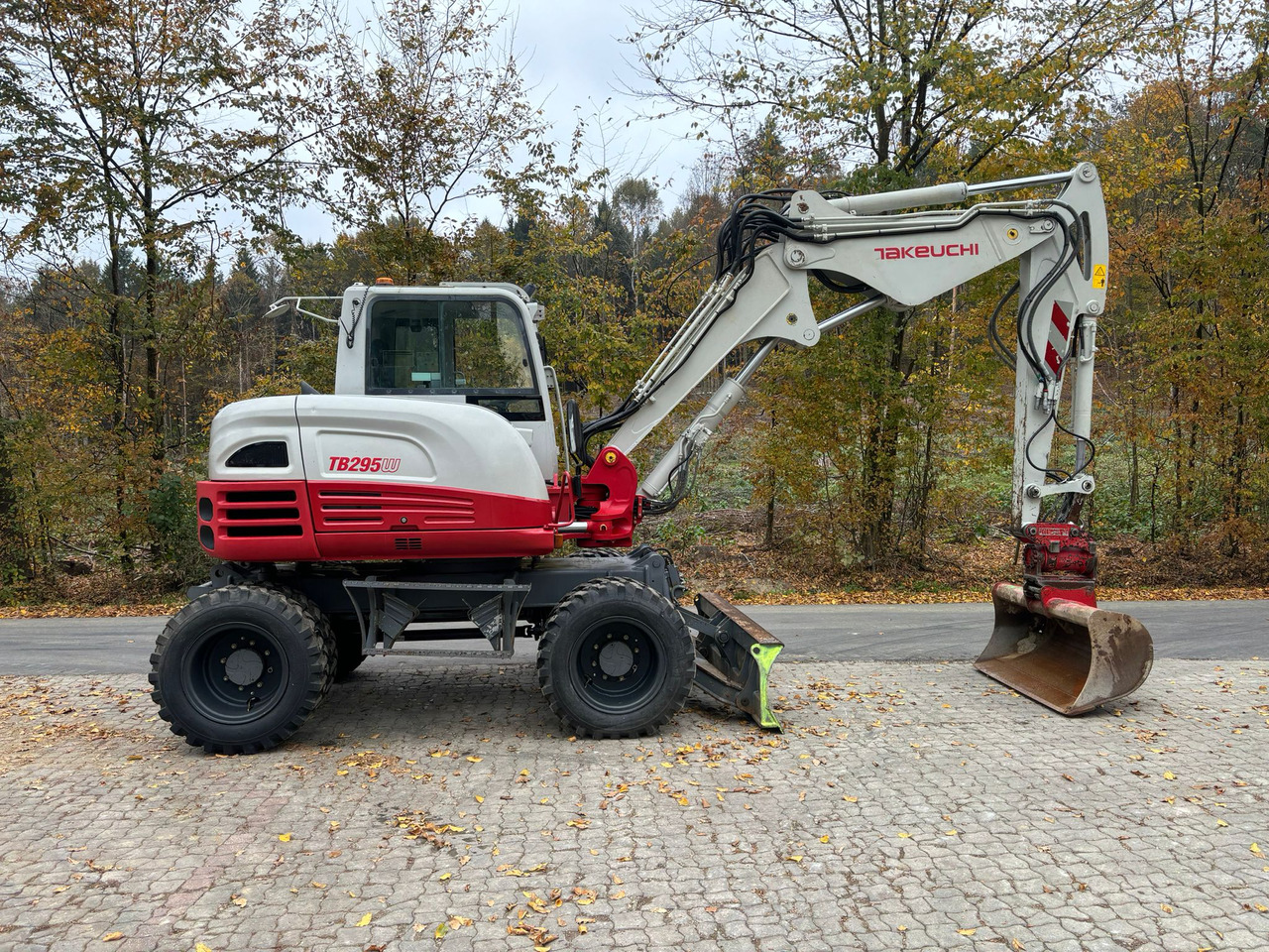 TAKEUCHI TB 295 W - Riteņu ekskavators: foto 2 TAKEUCHI TB 295 W - Riteņu ekskavators: foto 2