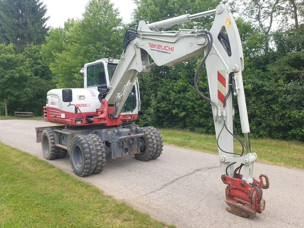 TAKEUCHI TB 295W - Riteņu ekskavators: foto 4 TAKEUCHI TB 295W - Riteņu ekskavators: foto 4
